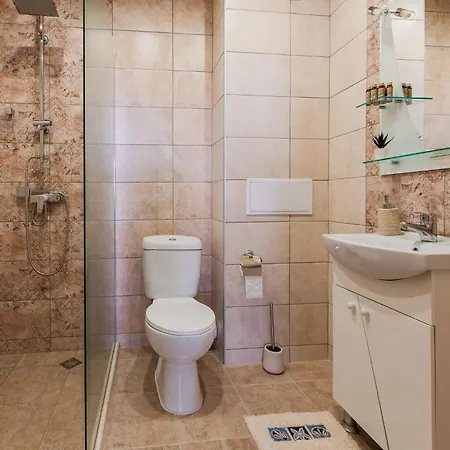 1 Apartment